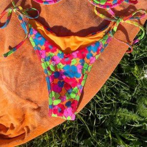 NWOT Frankies Bikinis Connor Cheeky Bikini Bottom - Groovy